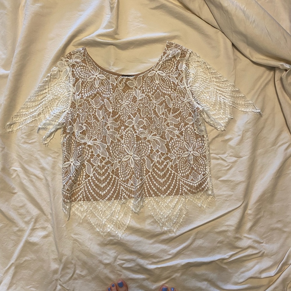 Express Cropped Blouse - Picture 6 of 6